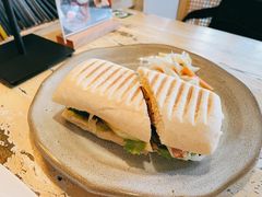 -北平花园·MUA摩造汉堡·北平咖啡(南锣鼓巷胡同店)