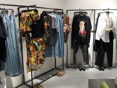 -URBAN REVIVO(七宝领展广场店)