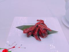 脆皮乳鸽-利苑酒家(合景国际金融广场店)
