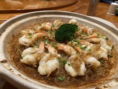 -帅巴人舅母子腊蹄民俗村