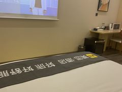 -欧辰国际酒店(重庆欢乐谷轻轨站店)