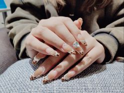 -桃色美甲沙龙