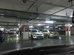 -奉贤宝龙城市广场·停车场