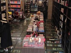 -钟书阁(松江泰晤士小镇店)