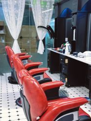 -老男孩男士理容馆·理发·烫染·修面