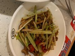 -江渔儿酸菜鱼(映月湖环宇城店)