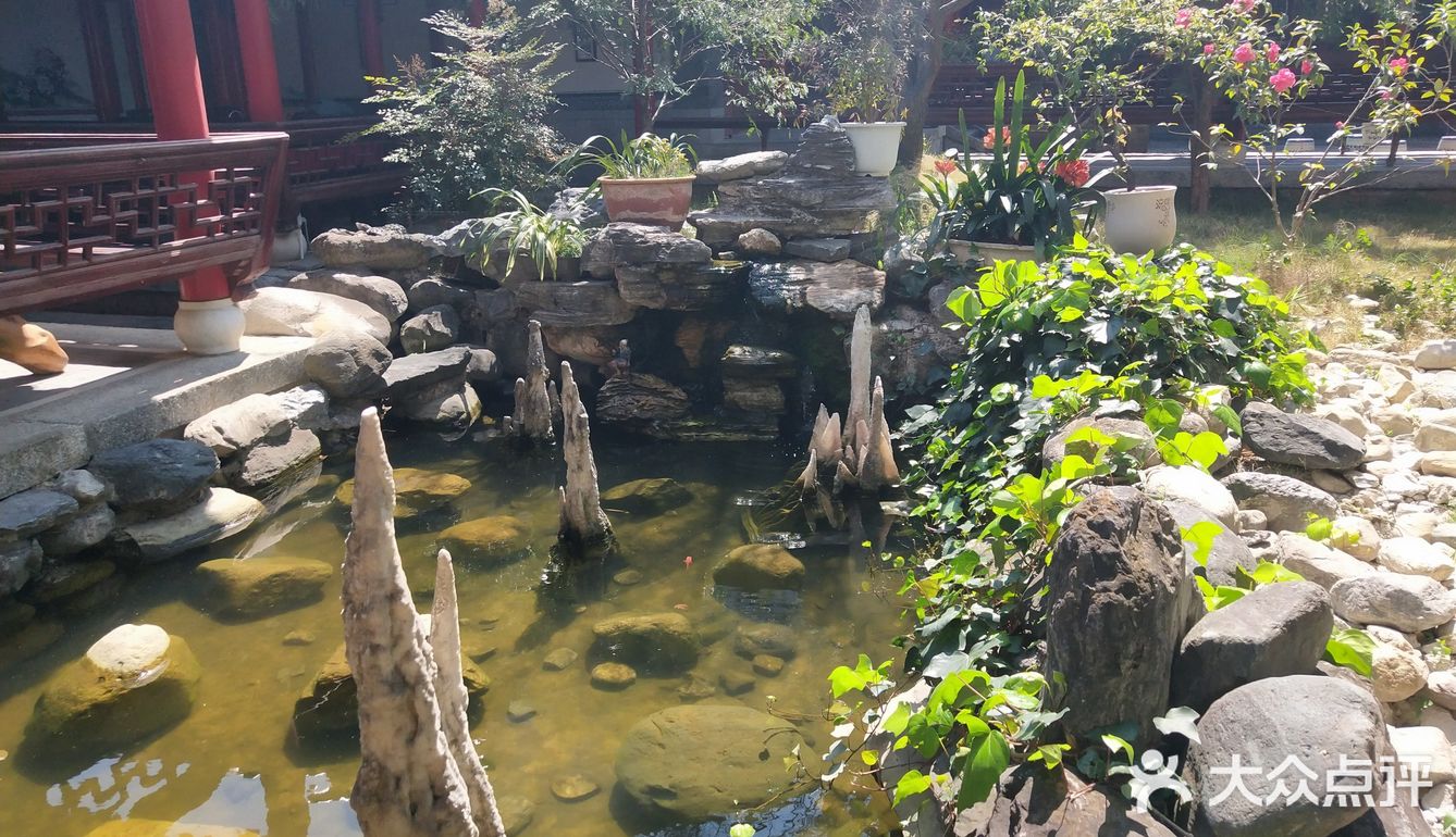 酒店地理位置方便,出门就是洋人街