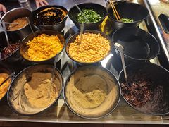 -爆炸头阿姨小四川正宗川味小吃(无任何分店)