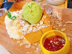 -莓园冰淇淋店