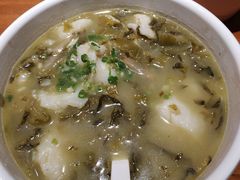 -渝是乎酸菜鱼(龙旗购物中心店)