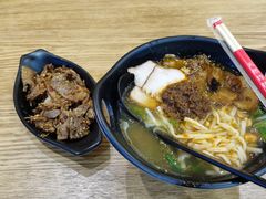-桂在香知桂林米粉(红博中央公园店)