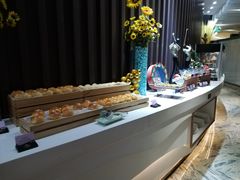 自助取餐区-亚洲国际大酒店·云顶阁旋转自助餐厅