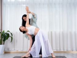 -亚太瑜伽普拉提学院