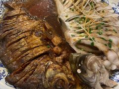 -梓檚中餐厅湖北菜小龙虾武昌鱼排骨藕汤(黄鹤楼店)