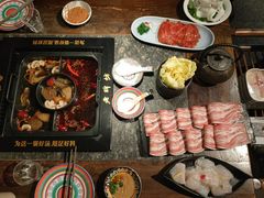 -老牌坊云南鱼豆花火锅(哈西万达店)