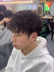 -藤野造型烫染·漂发