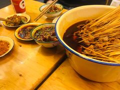 -拈签一笑黄牛肉辣卤串串