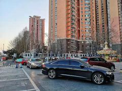 -悦邻百姓广场-停车场