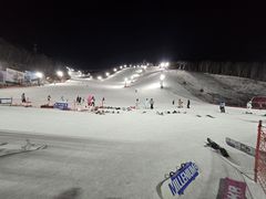 -乔波室内滑雪场