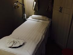 -莱蔻·圣灸堂·推拿艾灸(天山店)