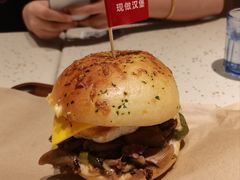 -必胜客(WOW中心城店)