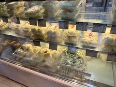 -白玉兰食品甜凤店(合生汇店)