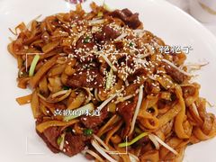 干炒牛河-大嫂镬仔·焖鸡煲·啫啫煲(逢源路店)