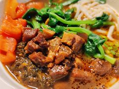 焖肉小锅米线-半山腰·云南菜(侨福芳草地店)