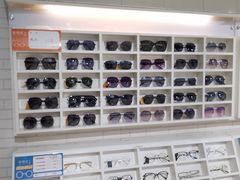 -诺柯视眼镜-蔡司依视路官方工厂店(淞南一店)