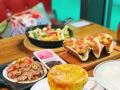 -Famous肥猫墨西哥音乐餐吧(五棵松华熙LIVE店)