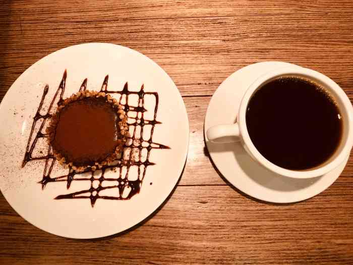 湛卢咖啡(市府店)-"【位置】位于忠孝东路四段556巷附近,距.