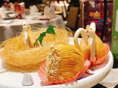 天鹅南瓜酥-荣粤酒家·融合粤菜