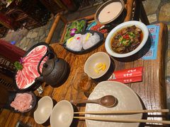 -老牌坊云南鱼豆花火锅(爱建店)