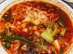酸汤臊子面-大嘻咹biangbiang面(历史博物馆店)