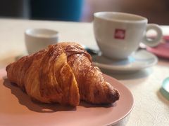 牛角酥-莎琳娜食品有限公司·蛋糕店