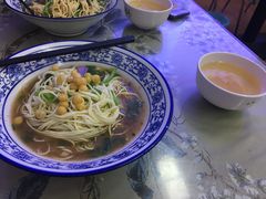 -渝之汇牛肉豌杂面