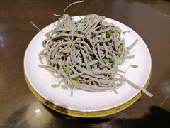 香椿苗豆腐丝-福荣居褡裢火烧京味家常菜(西四店)