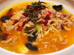 酸汤煮极品肥牛-柒园·三十年创意杭帮菜(龙湖滨江天街店)