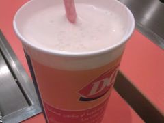 暴风雪-DQ·蛋糕·冰淇淋(河东万达店)