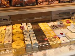 面包甜点陈列柜-好利来(革新店)