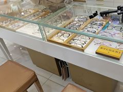 -美式眼镜·授权蔡司.依视路.尼康.豪雅.明月(人民广场店)