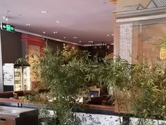 -八府香鸭·啫啫煲(华山路店)