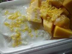 -芒果糯米饭摊子