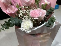 -何兮花店·气球派对鲜花店(马桥银春路万科城店)