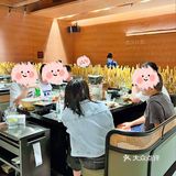 🐑吃着羊肉串，🌱种着呼伦贝尔的草，🍁想念呼伦贝尔的秋～