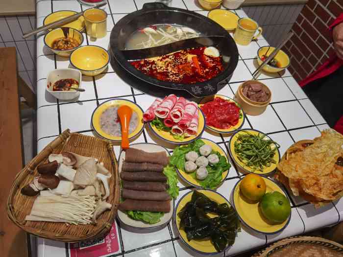 小锋哥·锋味市井火锅(中都店)-"很早之前就抢了小锋哥的券,奈何因为