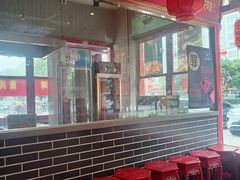 -宽板凳老灶火锅(台湾街店)
