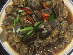 葱姜炒花蛤-鑫悦楼煎蟹·16年海鲜大排档