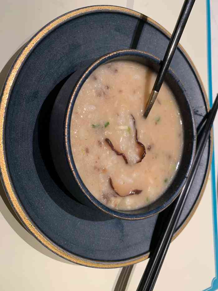 龙景轩酒楼-"第一次坐公交车嚟佛山呢边饮茶,咁就喺度坐.