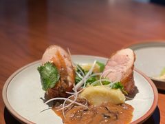 花里胡哨的小鸡炖蘑菇-MAGPIE喜鹊派餐厅(华侨城店)